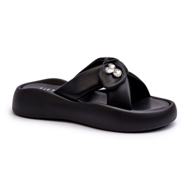 Tongs en cuir pour femmes sur la plateforme noir GOE NN2N4110 le noir 2