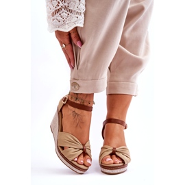 Sandales féminines pour les coins beige 1