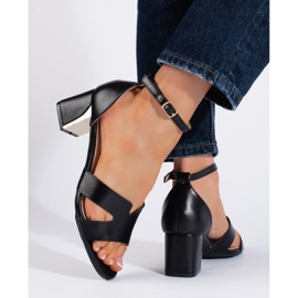 Sandales noires à talons bas le noir 2