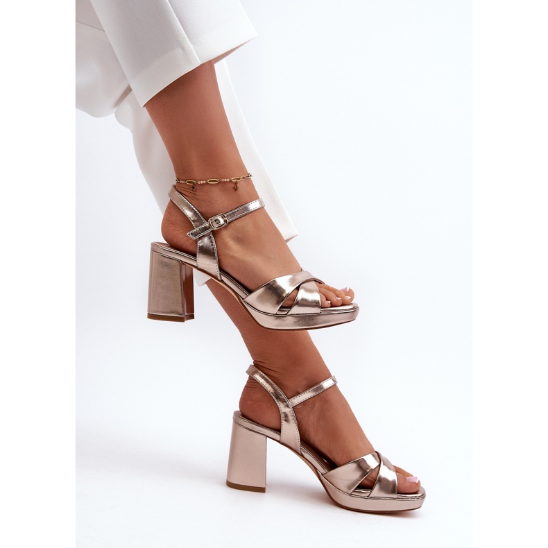 Sandales à talons hauts pour femmes en cuir écologique doré Jatine d'or 2