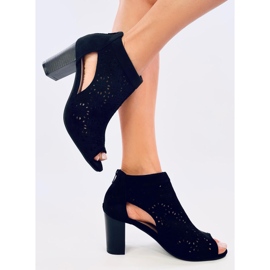 Bottines ajourées à bout ouvert par Pierre Black le noir 3