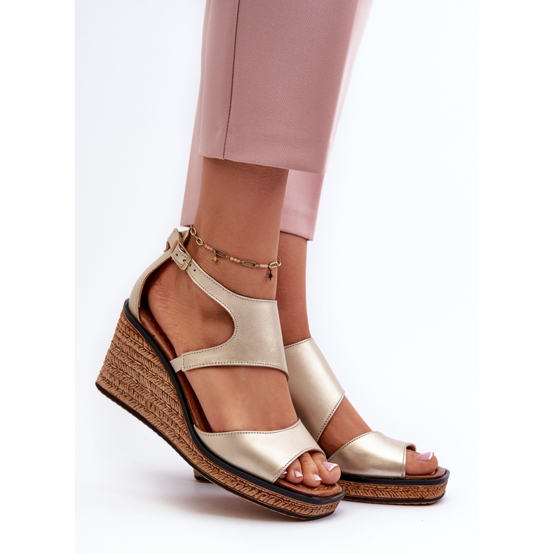 Sandales compensées en cuir pour femmes Maciejka 06657-25 Or d'or 2