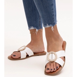 Capuchons ornés d'un fermoir en zircon Salimba blanc 1