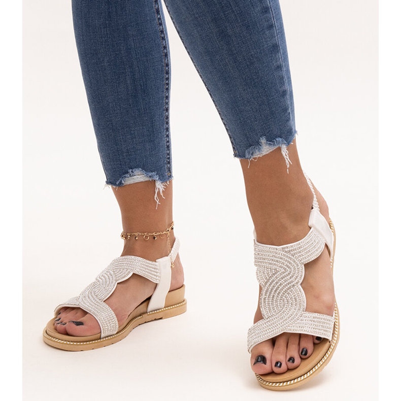 Sandales blanches ornées de zircons Gairsa 1
