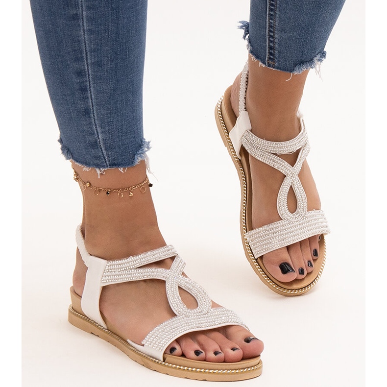 Sandales blanches ornées de zircons Detila 2