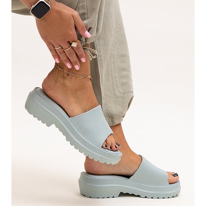 Tongs menthe à semelle épaisse par Soiza bleu 1