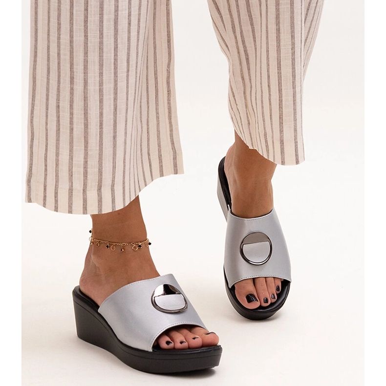 Mules compensées argentées avec boucle Keirenh 1