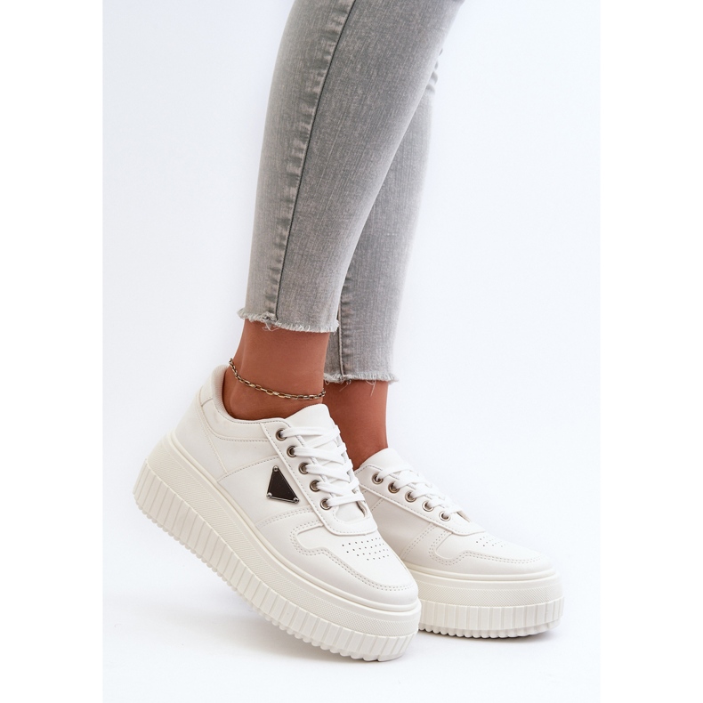 Baskets pour femmes en cuir écologique sur une plateforme massive, blanc Christin blanche 2 Baskets pour femmes en cuir écologique sur une plateforme massive, blanc Christin blanche 2