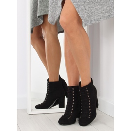 Escarpins noirs en daim noir 2