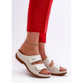 Tongs légères pour femmes en cuir écologique Argent Frellia 2 Tongs légères pour femmes en cuir écologique Argent Frellia 2