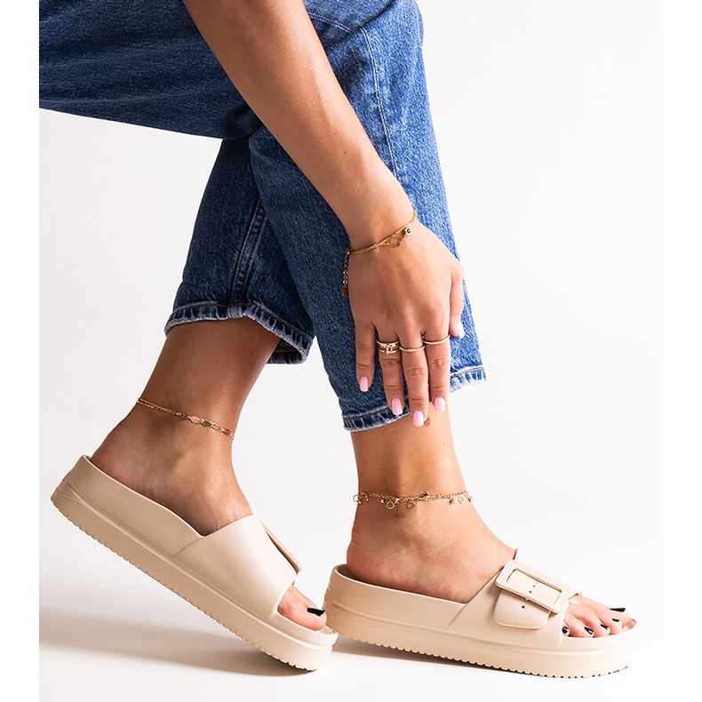 Tongs beiges Big Star NN274A666 801 1