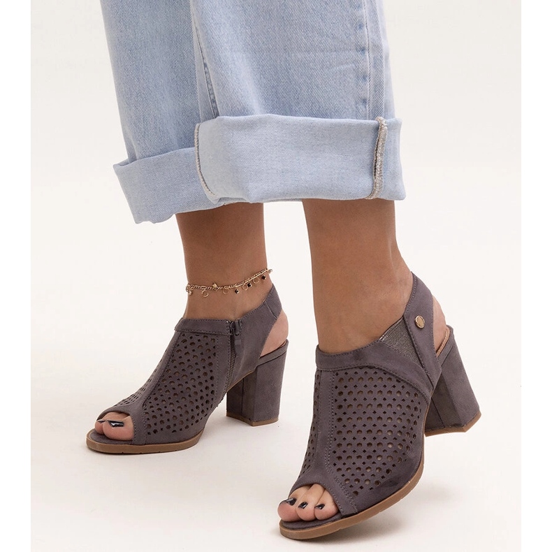 Evento Sandales à talons ajourées et semelle intérieure Heilma en cuir gris 1