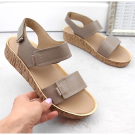 Sandales cappuccino velcro confortables en cuir pour femmes Helios 136.42.020 beige 1