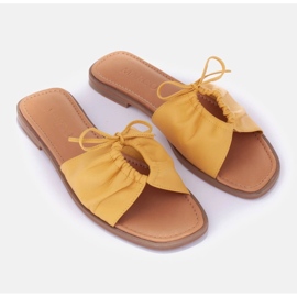 Marco Shoes Tongs avec liens jaune 6