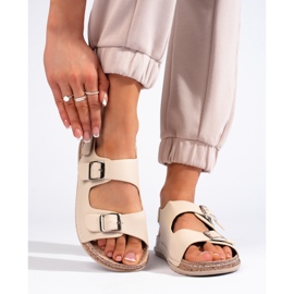 Sandales femme confortables beiges à boucles 1