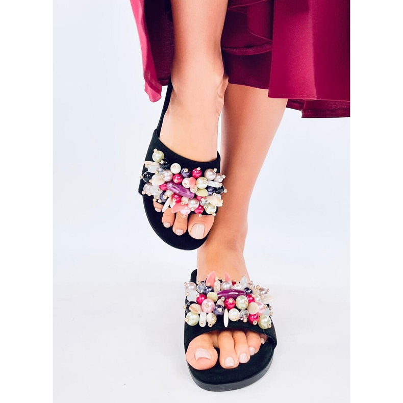 Lumsen Tongs noires avec pierres colorées 1