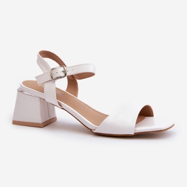 Sandales pour femmes sur un bloc en cuir écologique, blanc Leisha 1
