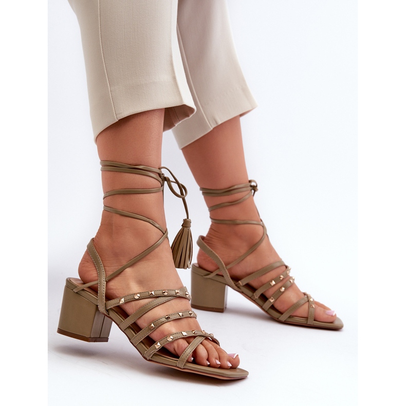 Sandales nouées à talons bas ornées de clous, vert Chrisele 1