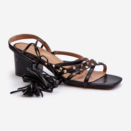 Sandales nouées à talons bas ornées de clous Chrisele noirs 2