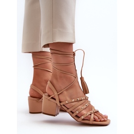 Sandales à lacets à talons bas ornées de clous Chrisele camel beige 9