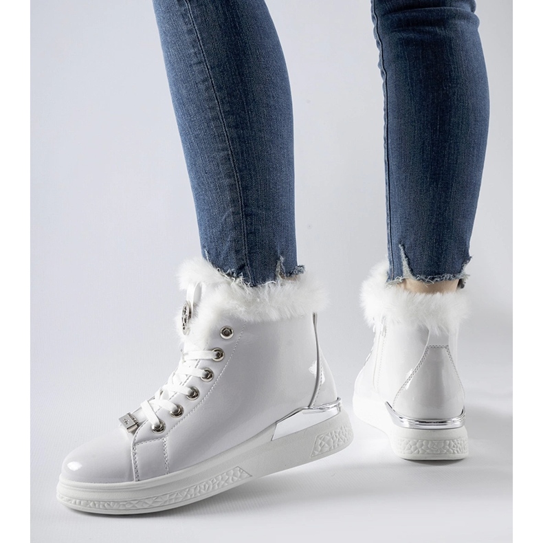 Baskets blanches vernies avec fourrure de Fiemme 1