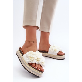 Tongs à plateforme pour femmes décorées de fleurs, blanc Nodina blanche 2