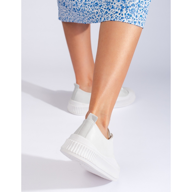 Baskets femme grises en cuir écologique 1