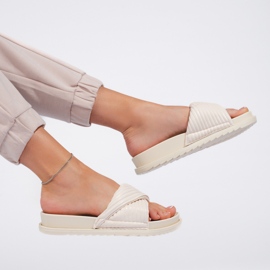 Claquettes plates femme beige clair 2