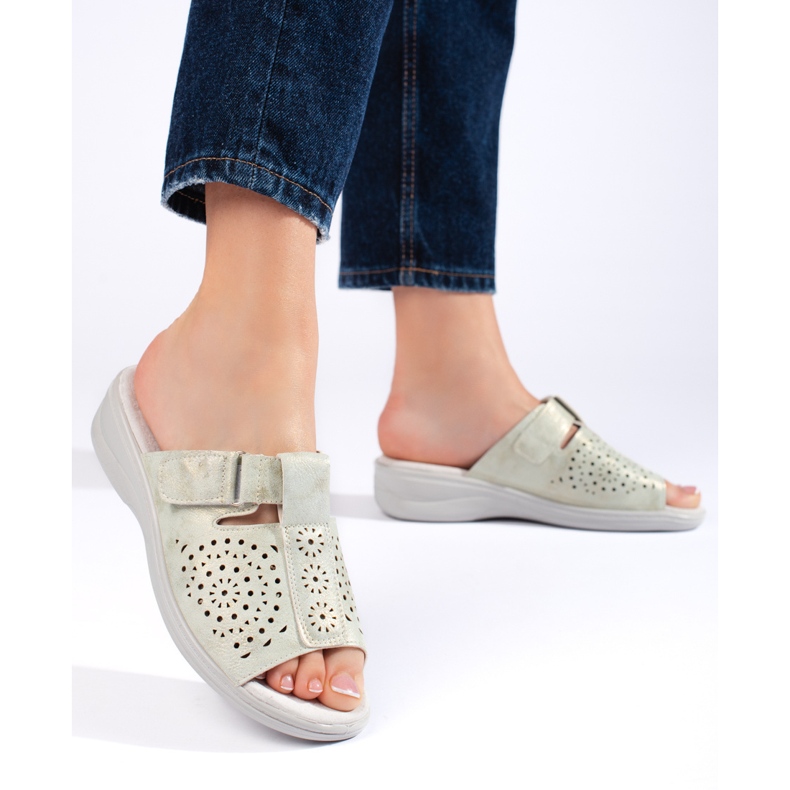 Tongs femme ajourées avec cale confortable gris 2