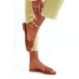 Les tongs écologiques à talons plats bruns 6