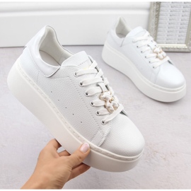 Chaussures en cuir pour femmes sur plateforme avec ours en peluche, blanc Vinceza 66641 1