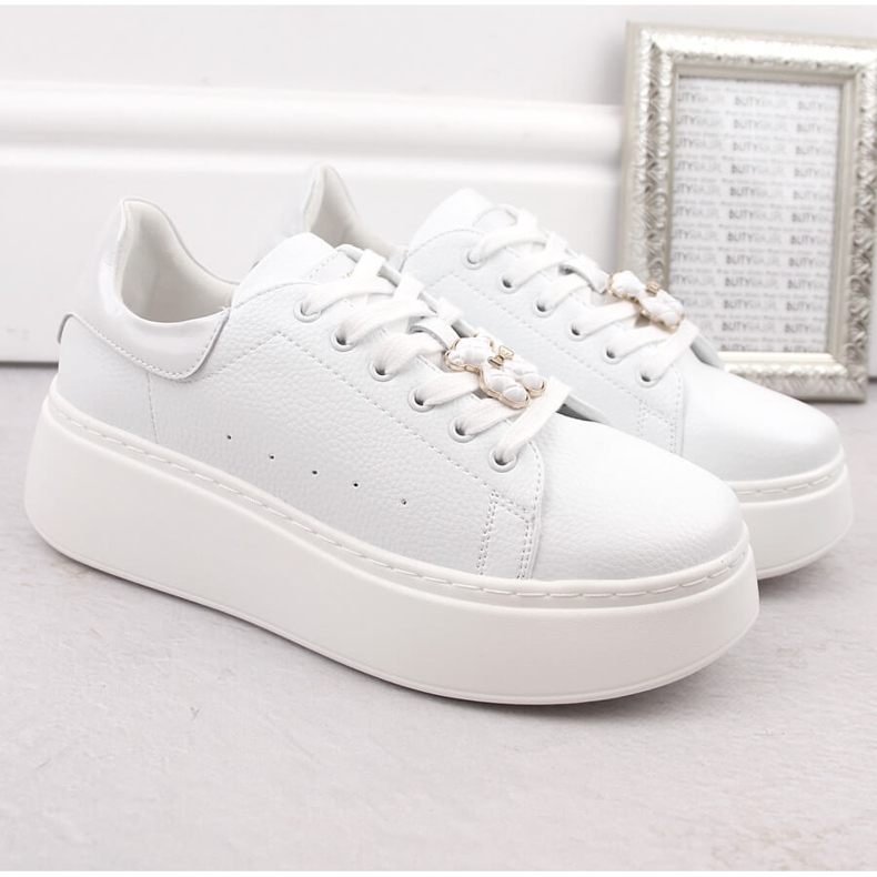 Chaussures en cuir pour femmes sur plateforme avec ours en peluche, blanc Vinceza 66641 2