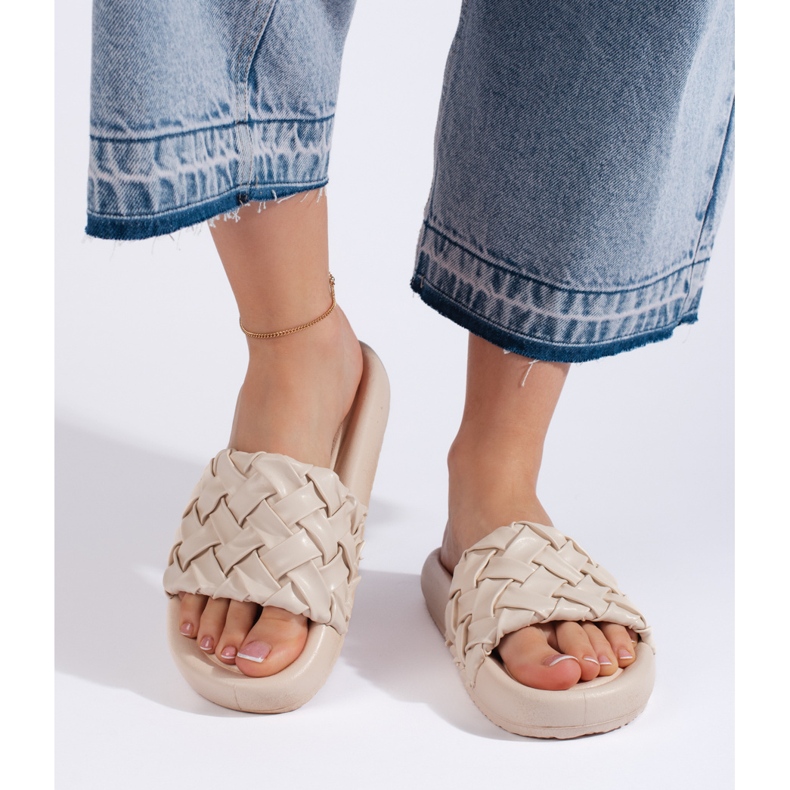 Chaussons femme tressés beiges 2 Chaussons femme tressés beiges 2