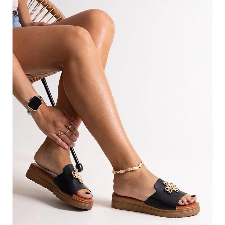 Claquettes plateforme noires avec boucle Nibal 1