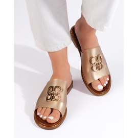 Tongs femme dorées avec décoration 1