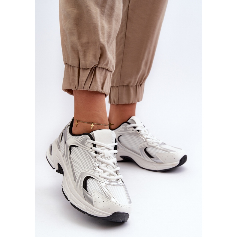 Chaussures de sport pour femmes, baskets blanches et noires Leranea 2 Chaussures de sport pour femmes, baskets blanches et noires Leranea 2