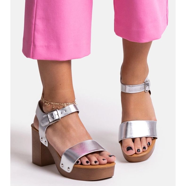 Sandales à talons Adilar massives argentées 1