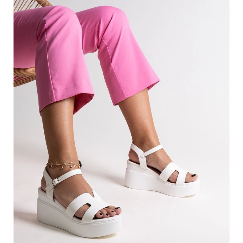 Sandales compensées blanches Reema 1