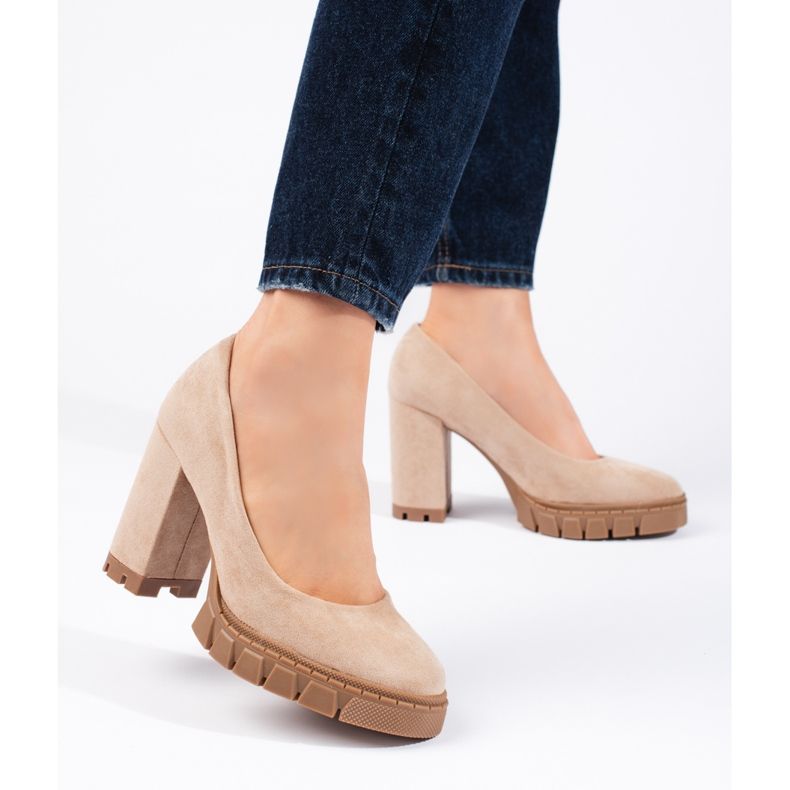 Escarpins femme à talons en daim beige 1