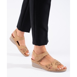 Sandales compensées femme camel avec velcro brun 4