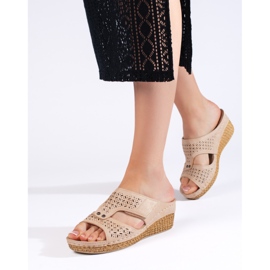 Sandales compensées femme beiges 1