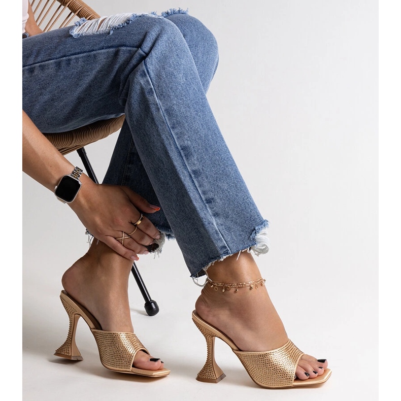 Tongs à talons hauts dorées avec zircons de Genowefa d'or 1