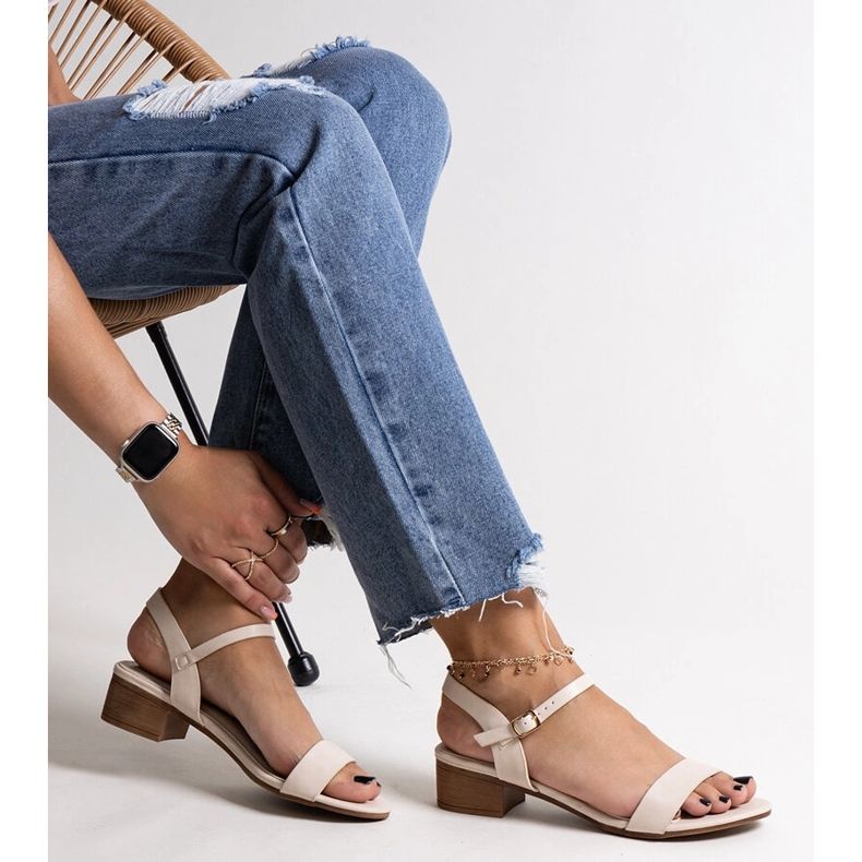 Sandales à talons bas beiges Basina 1