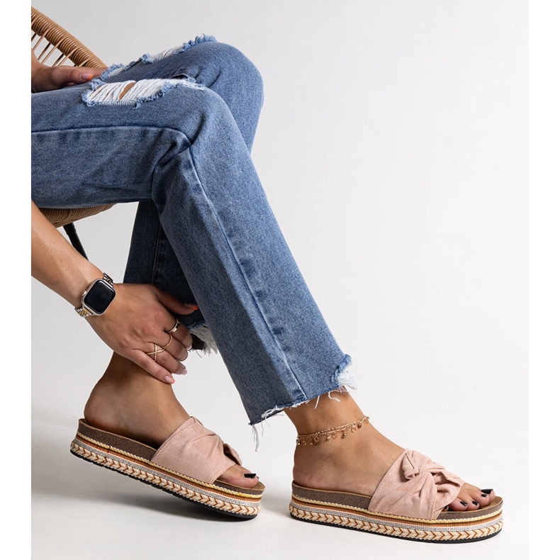 Chaussons roses massifs à semelle décorative Nibalie 1