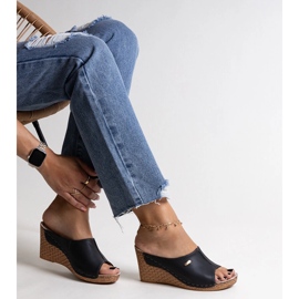 Sandales compensées noires en cuir écologique Penelopina le noir 1 Sandales compensées noires en cuir écologique Penelopina le noir 1