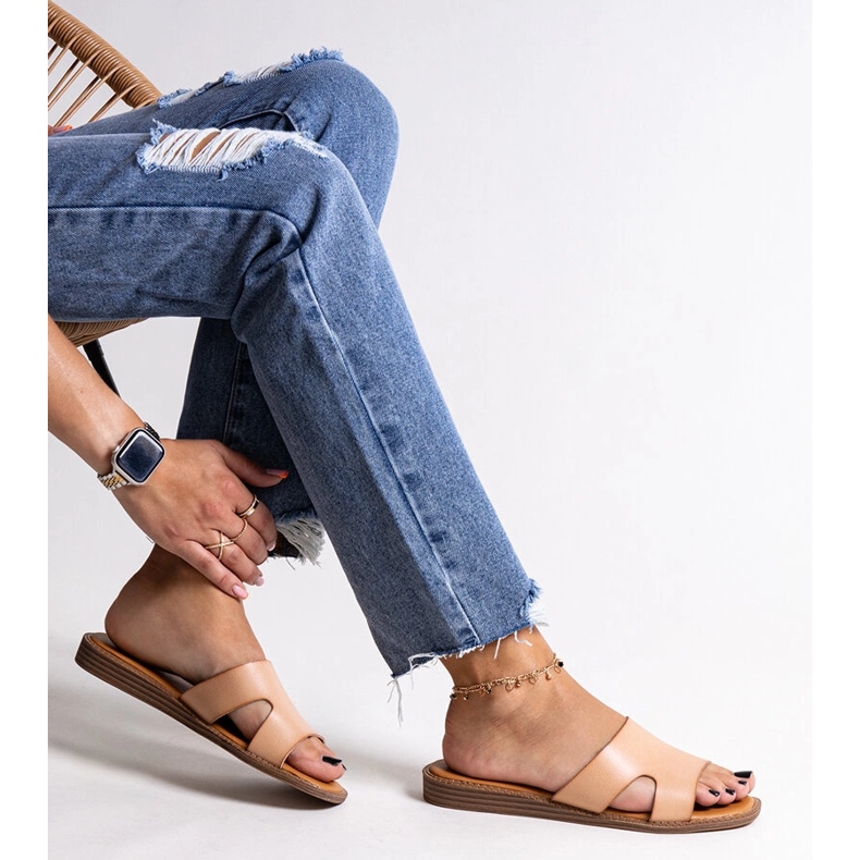 Tongs en cuir écologique beige par Kajetana 1