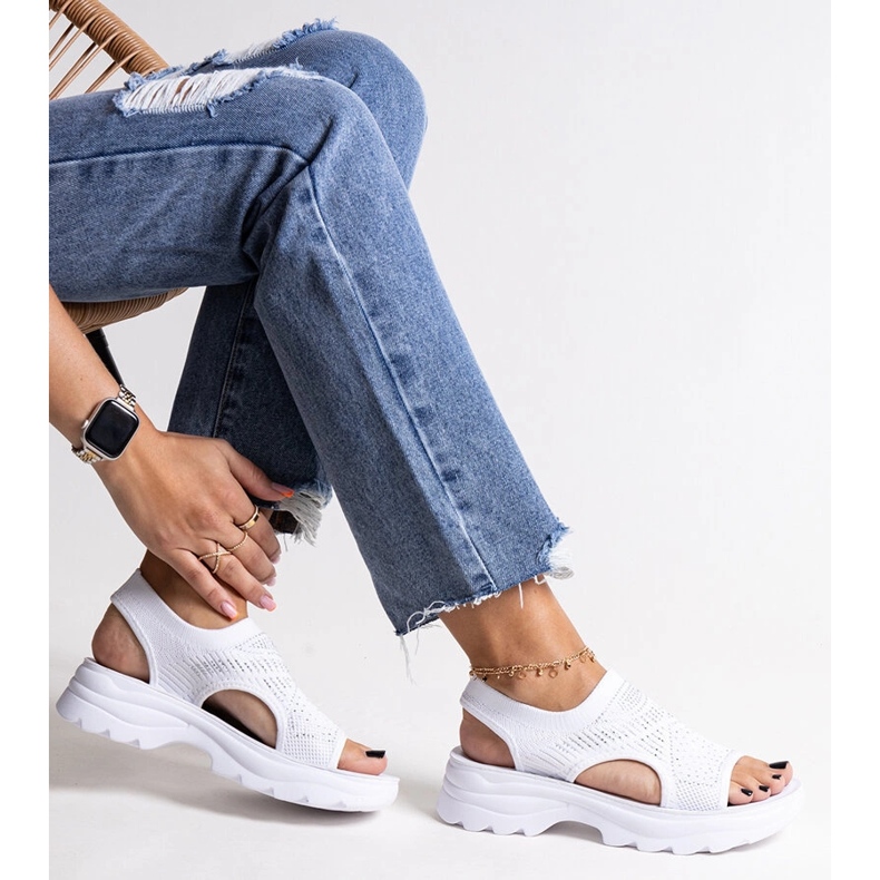 Sandales en tissu blanc sur la plateforme Fnan blanche 1