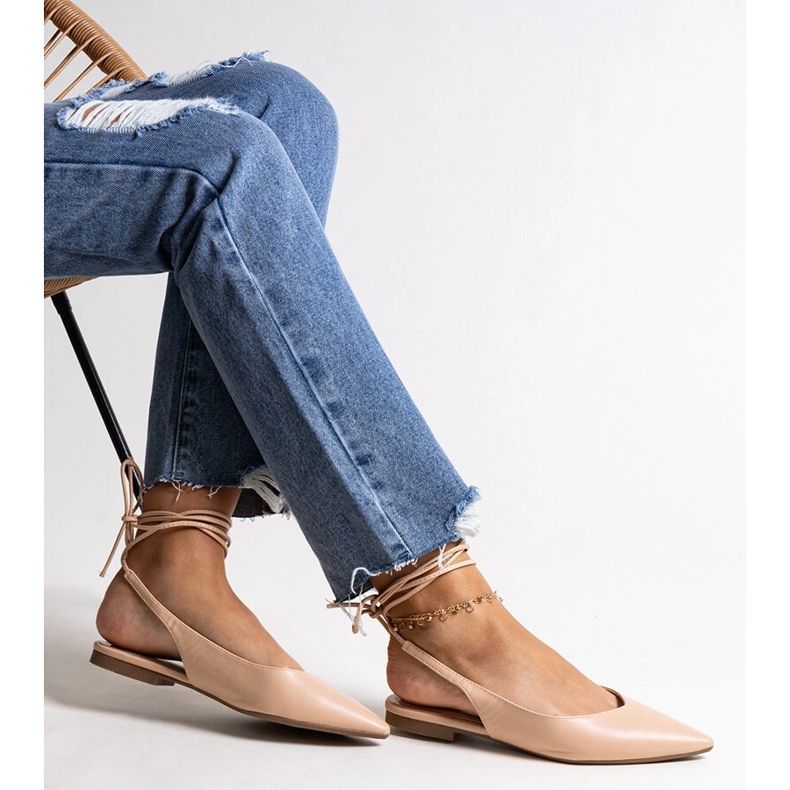 Ballerines beiges nouées en éco-cuir Batra 1