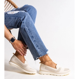 Baskets beiges à semelle en mousse par Rahima 1