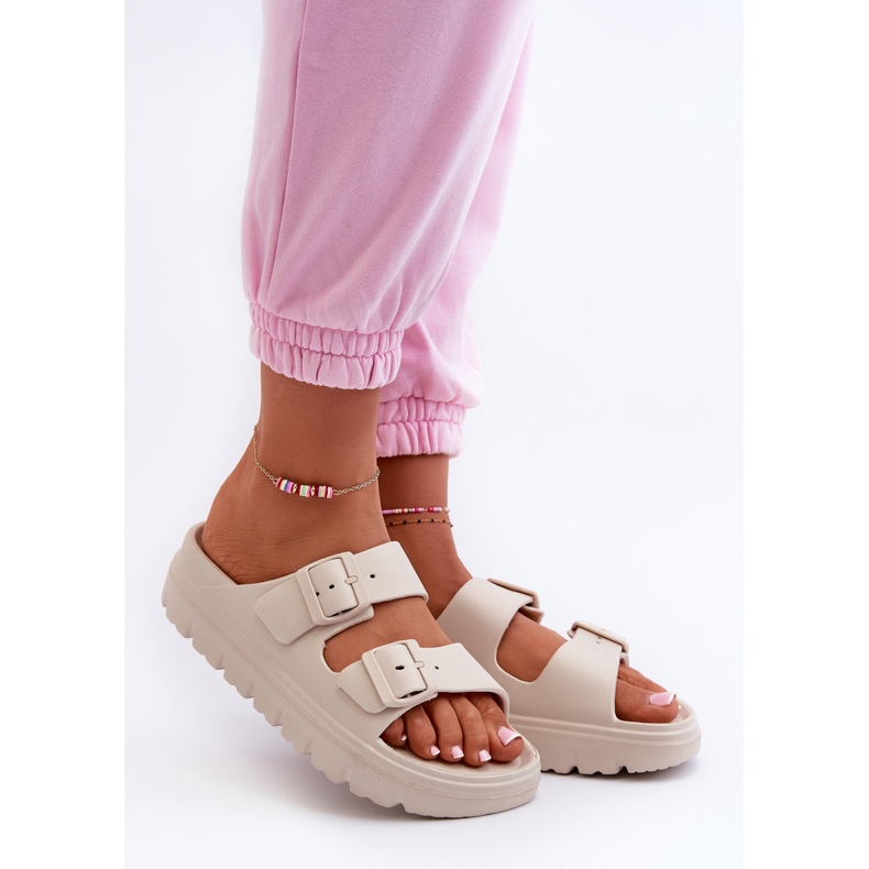 EVento Tongs beiges en mousse Melorea pour femmes sur la plateforme 1